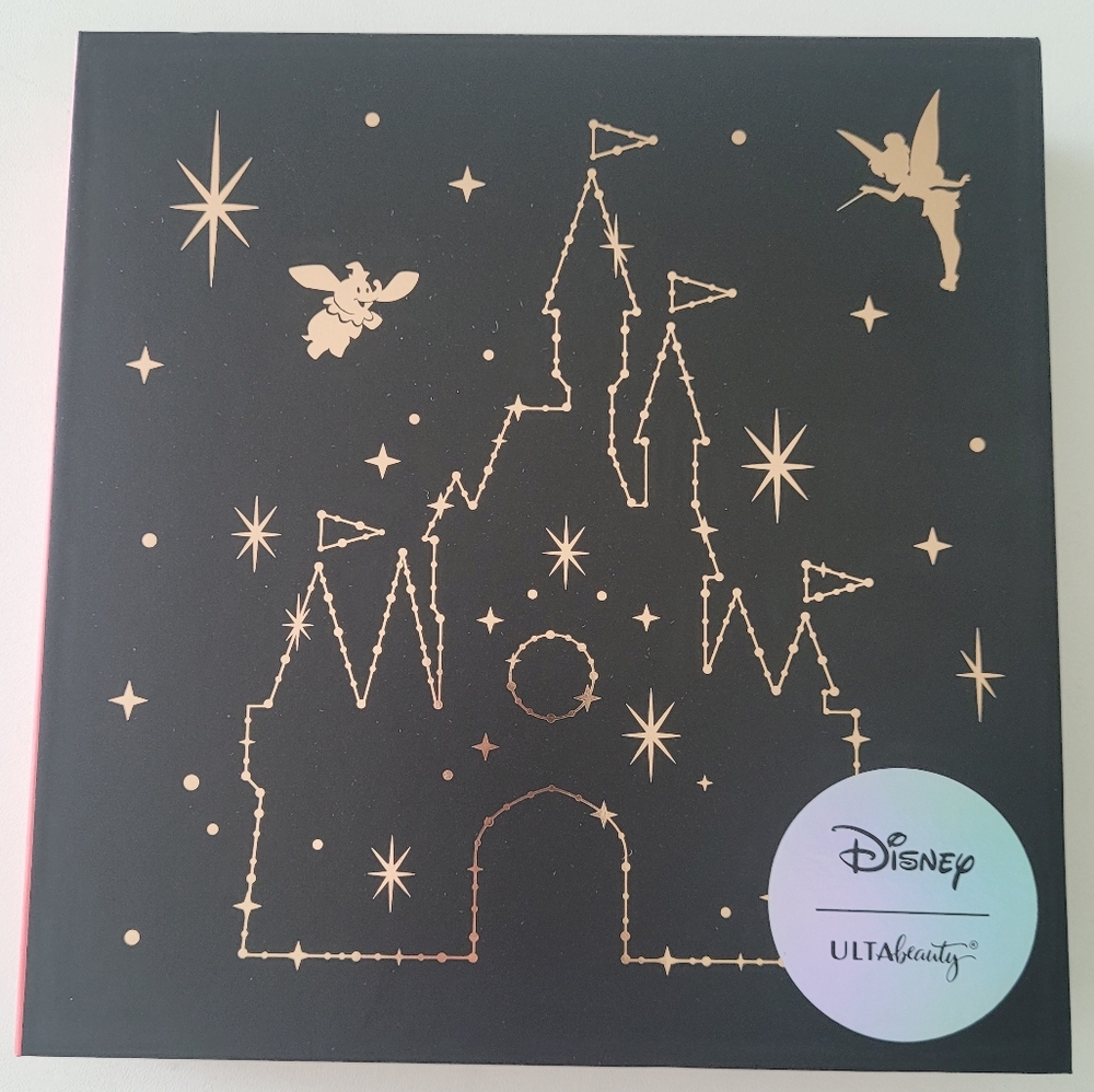 NWT Disney World Magic Kingdom Makeup Vault